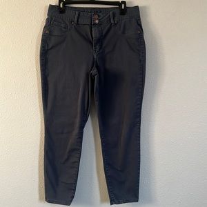 m jeans by maurices Gray High Rise Double Button Jegging  Size Large X-Short.